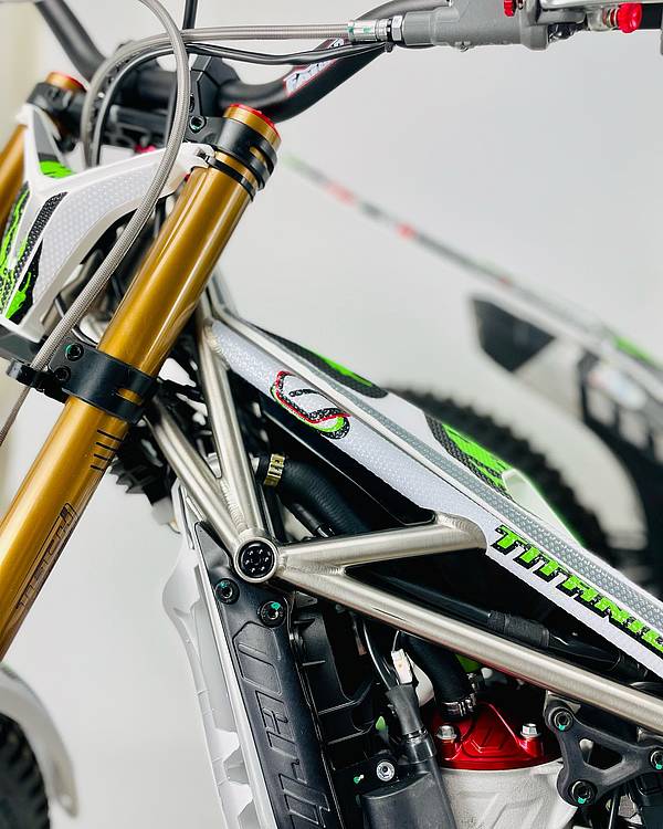  net magazine moto trial: Couvre rayons chez Dherbey moto